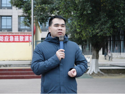 尊龙凯时人生就是博召开2024年秋季学期散学典礼